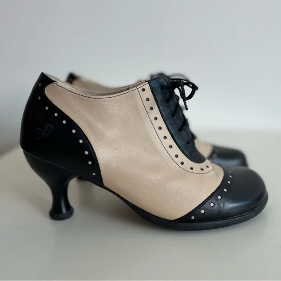 John Fluevog Brogue Heels - Picture 5 of 11